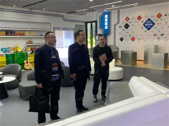 市商务局到清远调研口岸和跨境电商工作.jpg